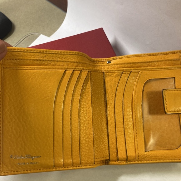 Salvatore Ferragamo compact wallet - Picture 8 of 10